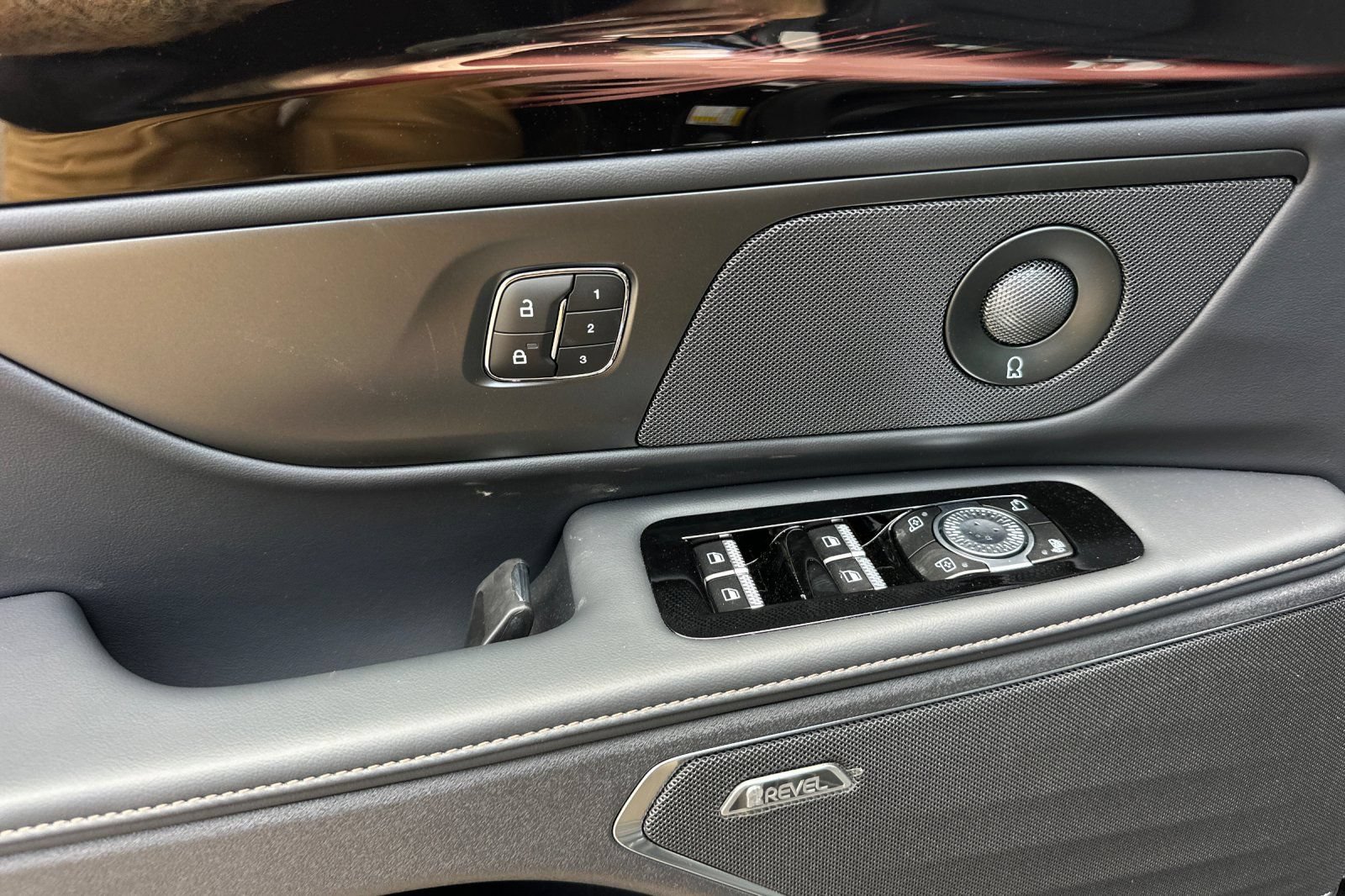 New 2026 Lincoln Nautilus Reserve w/ Jet Appearance Package AWD/4WD image 10