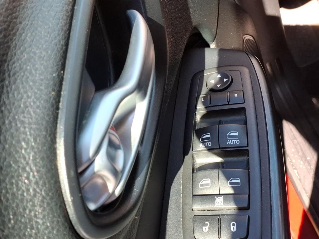 Used 2016 Jeep Cherokee Limited AWD/4WD image 21