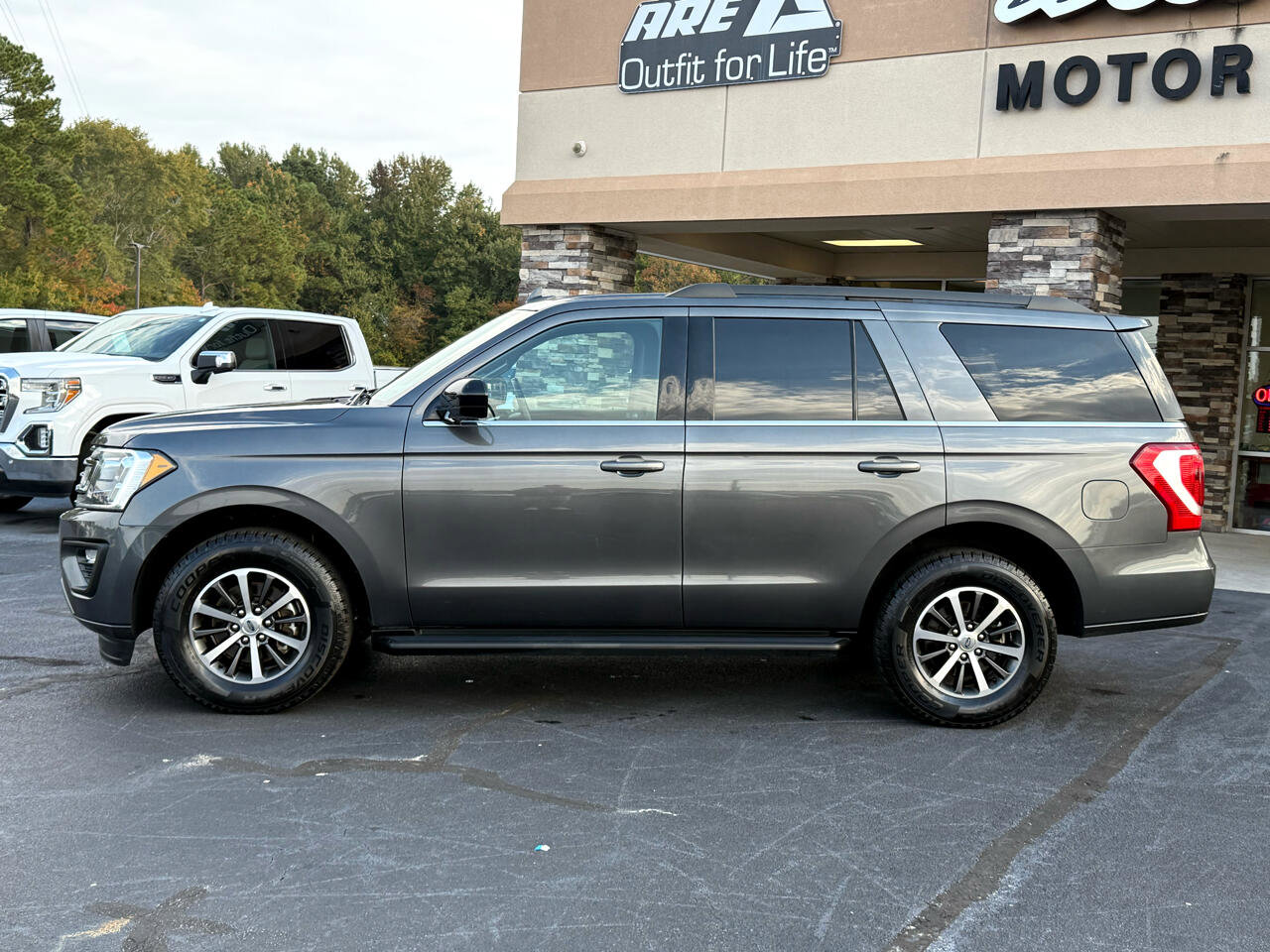 Used 2020 Ford Expedition XL image 2