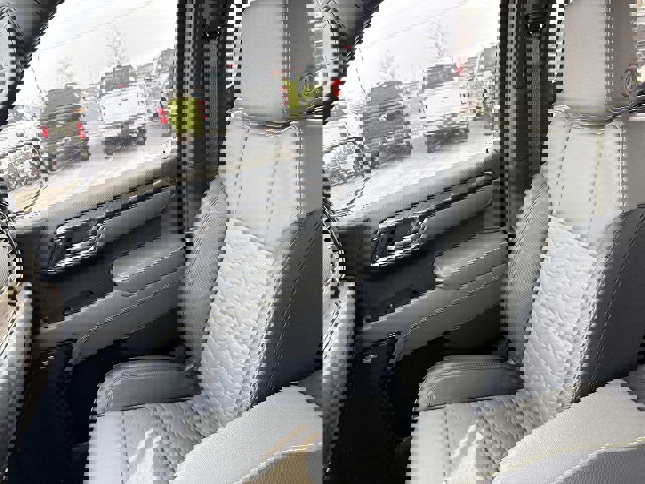 Used 2024 Chevrolet Silverado 1500 ZR2 w/ Technology Package image 31