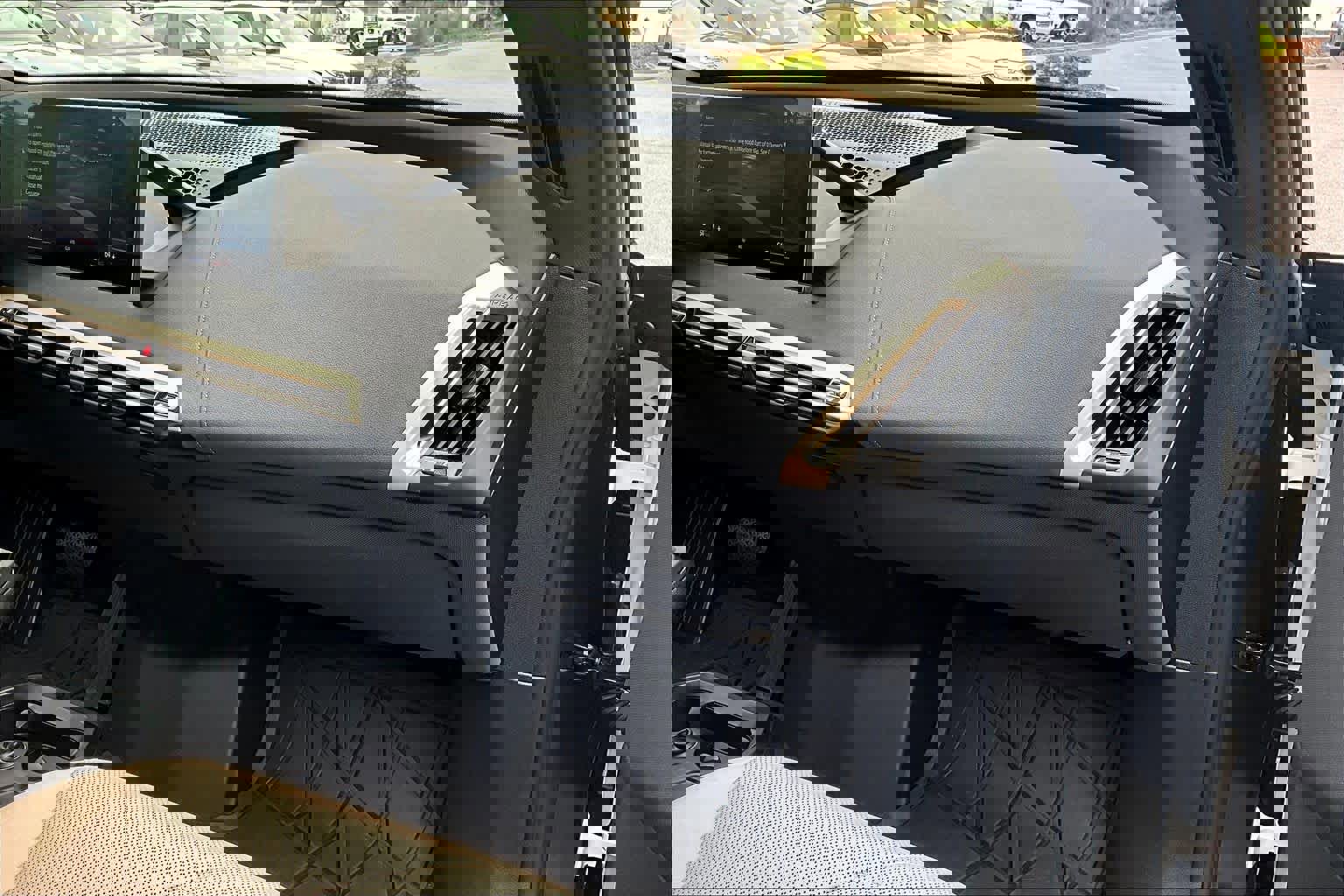 Certified 2023 BMW iX xDrive50 image 18