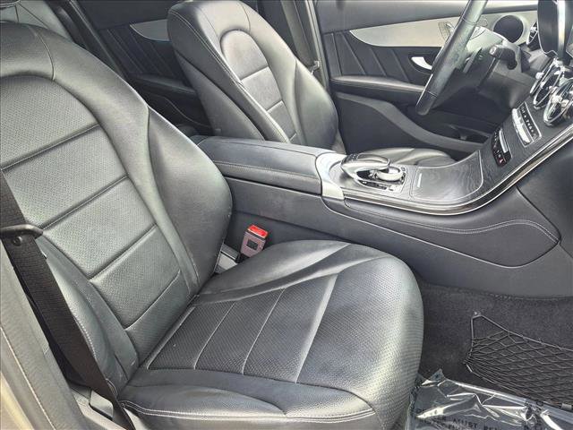 Used 2019 Mercedes-Benz GLC 300 4MATIC image 18