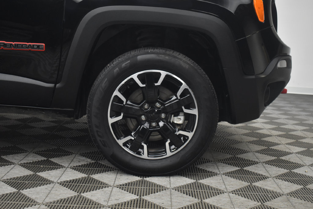 Used 2023 Jeep Renegade Trailhawk w/ Trailer Tow Group AWD/4WD image 26