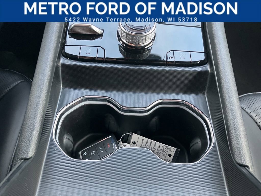 Used 2025 Jeep Grand Cherokee Limited 4xe image 17