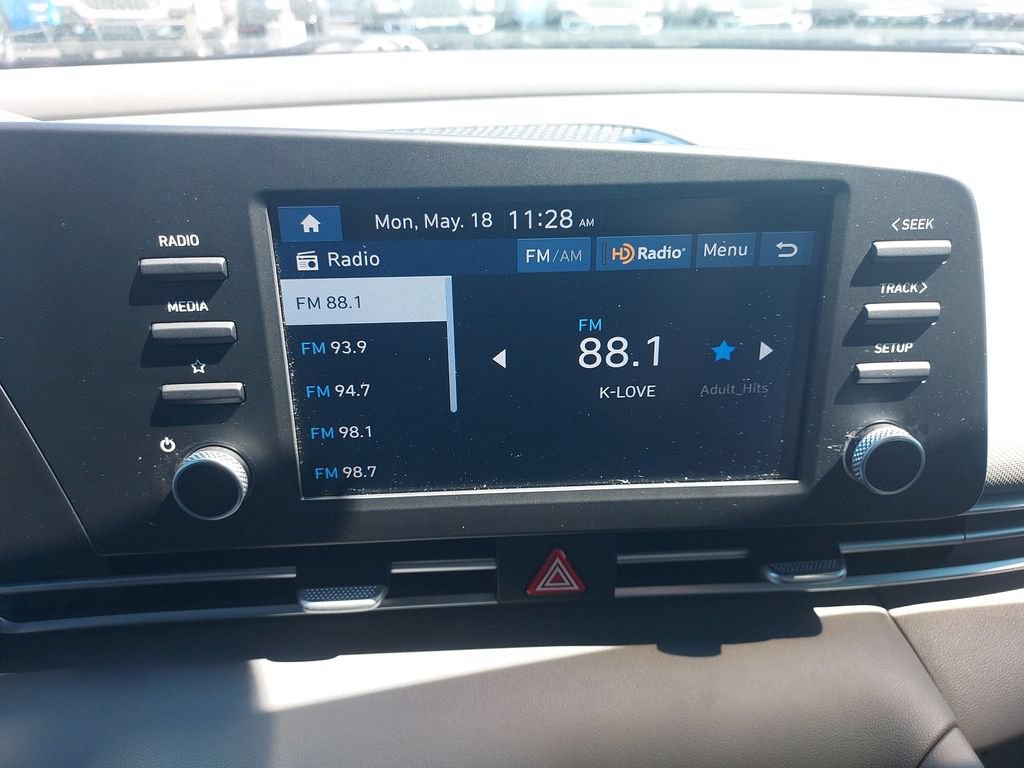 Used 2025 Hyundai Elantra SE FWD image 22