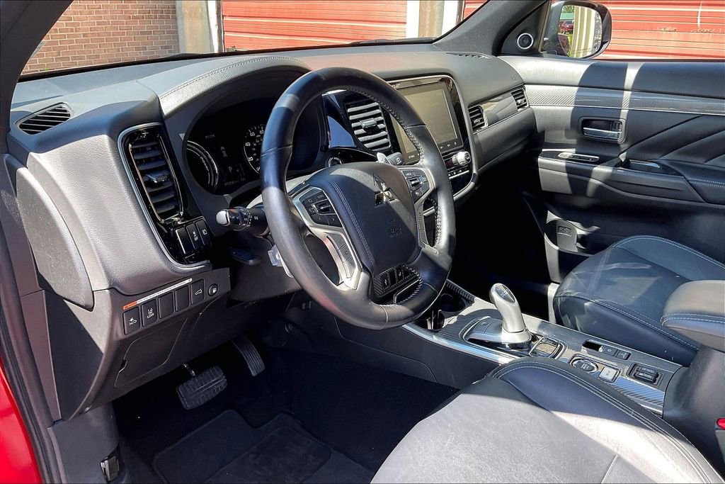 Used 2020 Mitsubishi Outlander GT AWD/4WD image 13