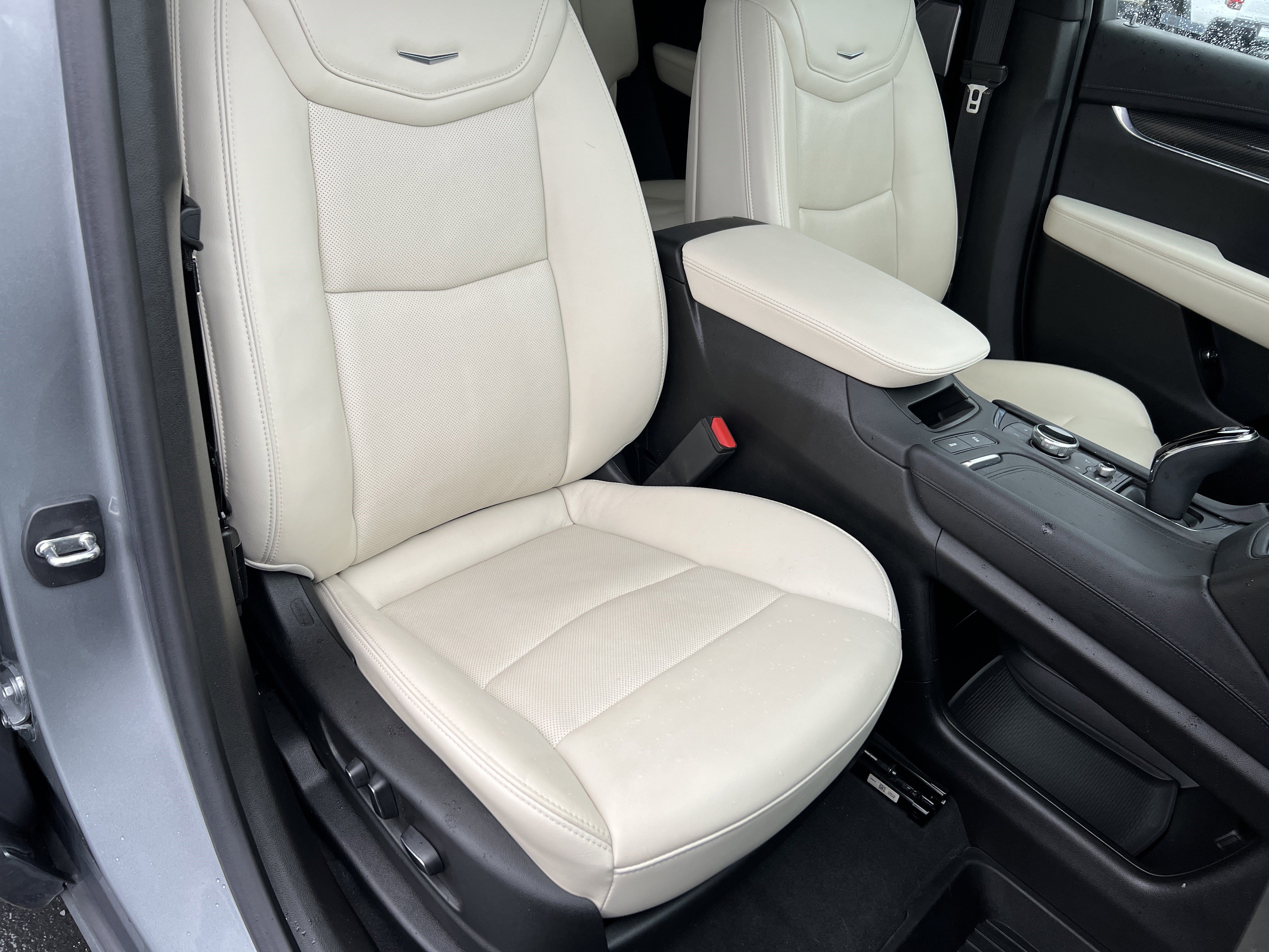 Used 2023 Cadillac XT6 Sport w/ Technology Package image 29