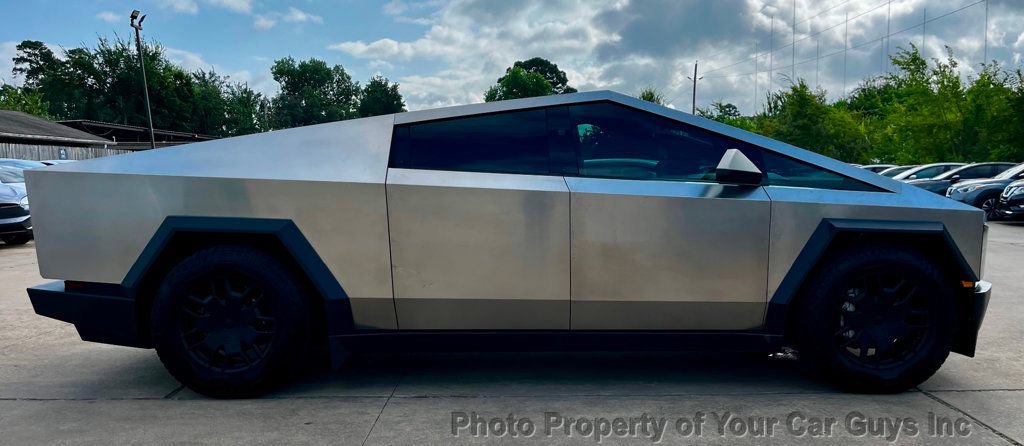 Used 2025 Tesla Cybertruck AWD Crew Cab image 5