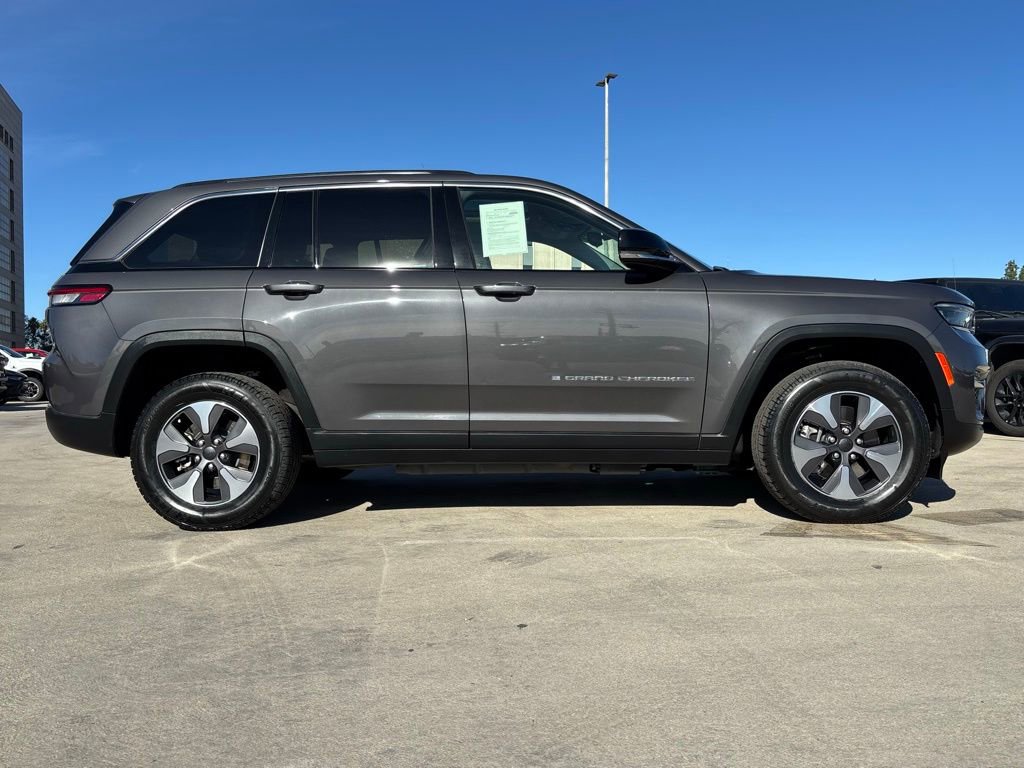 Used 2022 Jeep Grand Cherokee Limited 4xe image 3