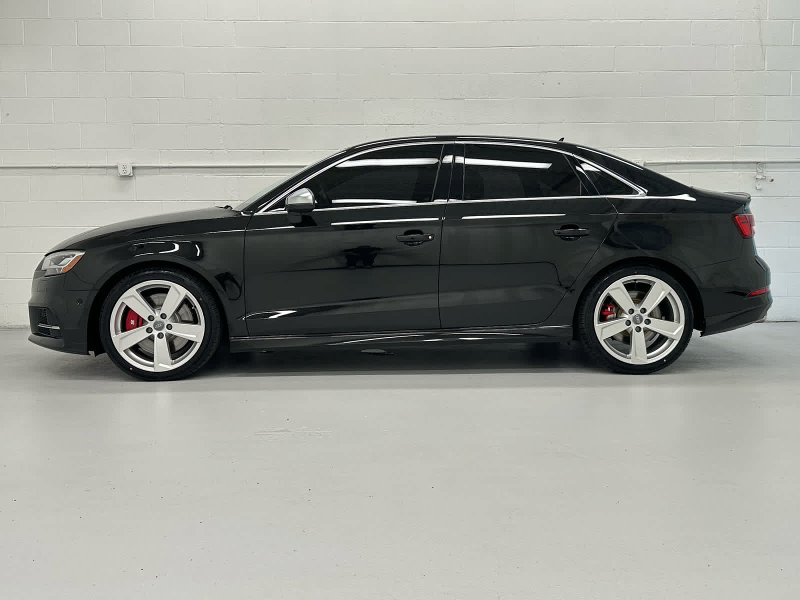 Used 2020 Audi S3 Premium Plus w/ Premium Plus Package AWD/4WD image 3