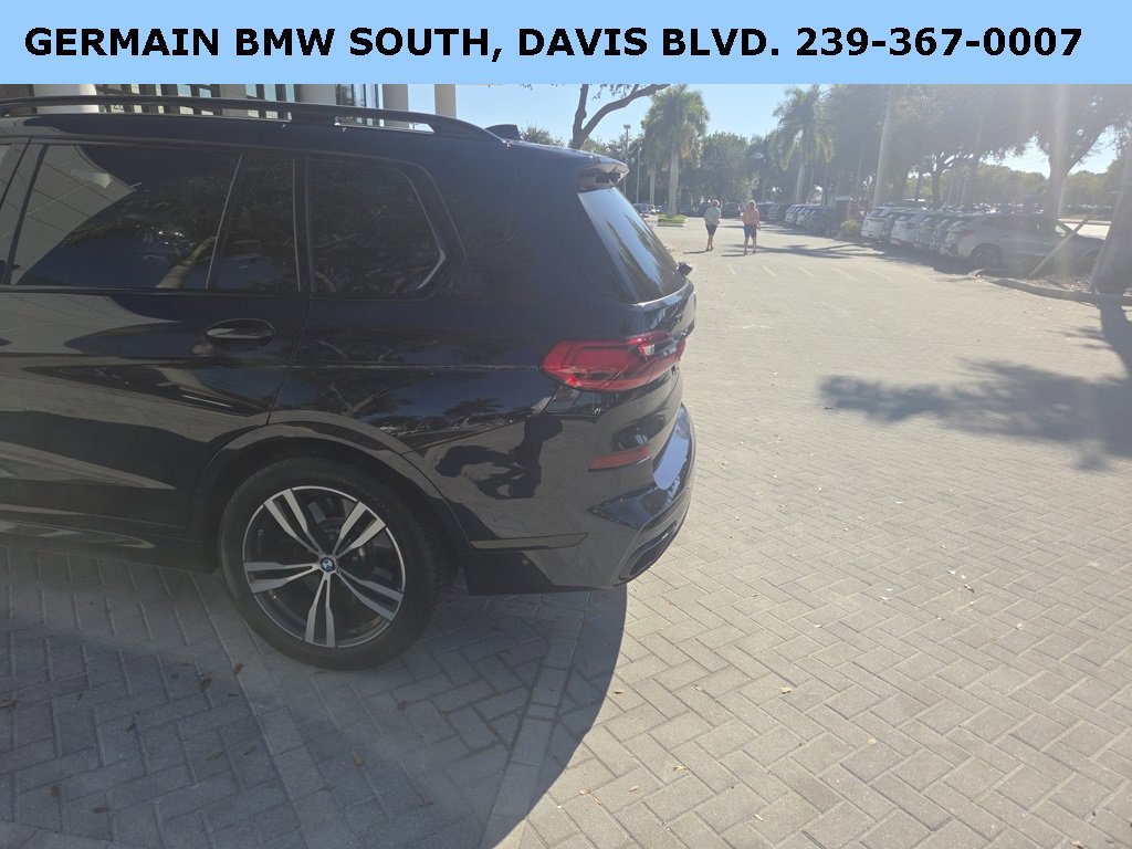 Certified 2022 BMW X7 M50i w/ Executive Package image 18