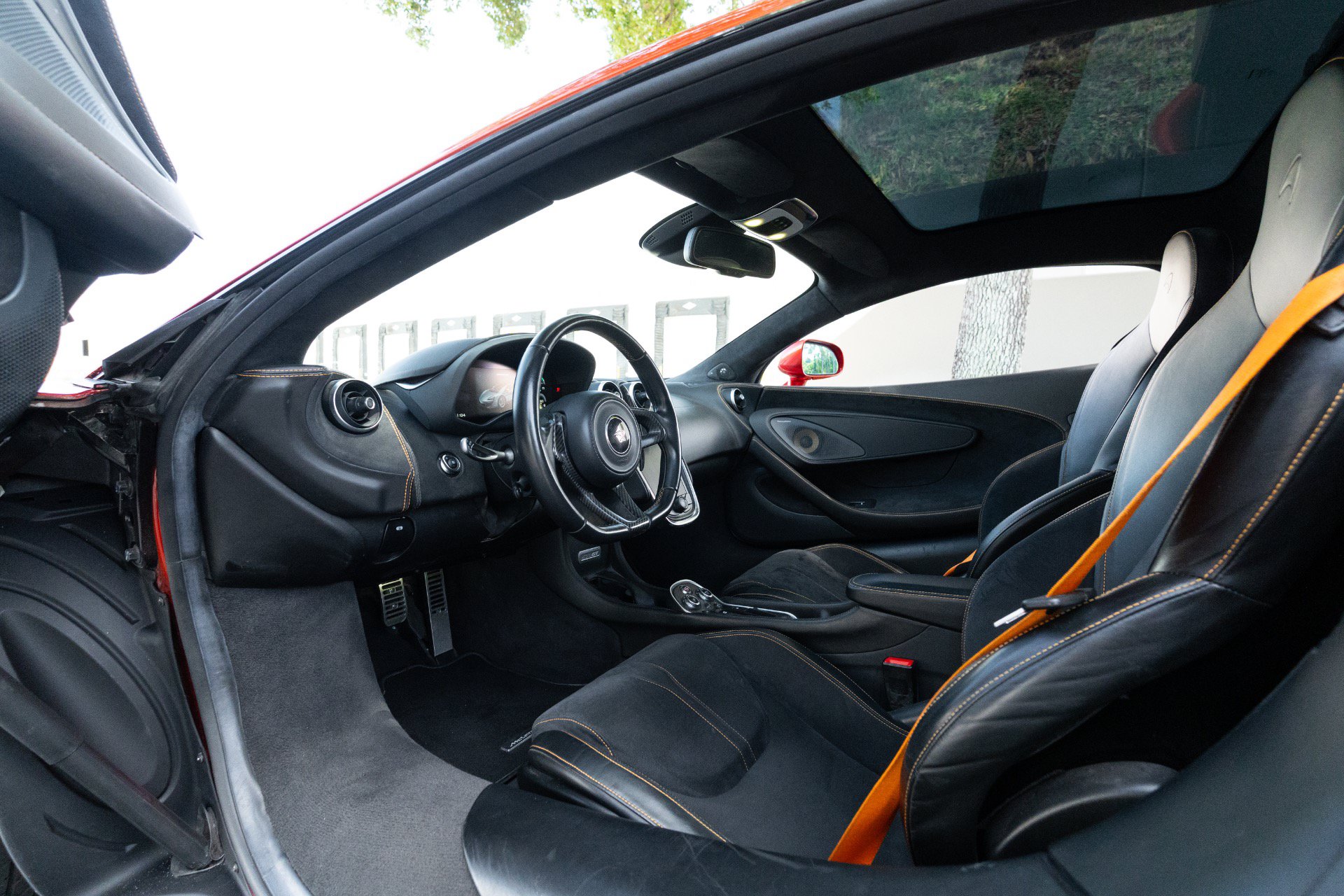 Used 2018 McLaren 570S RWD image 5