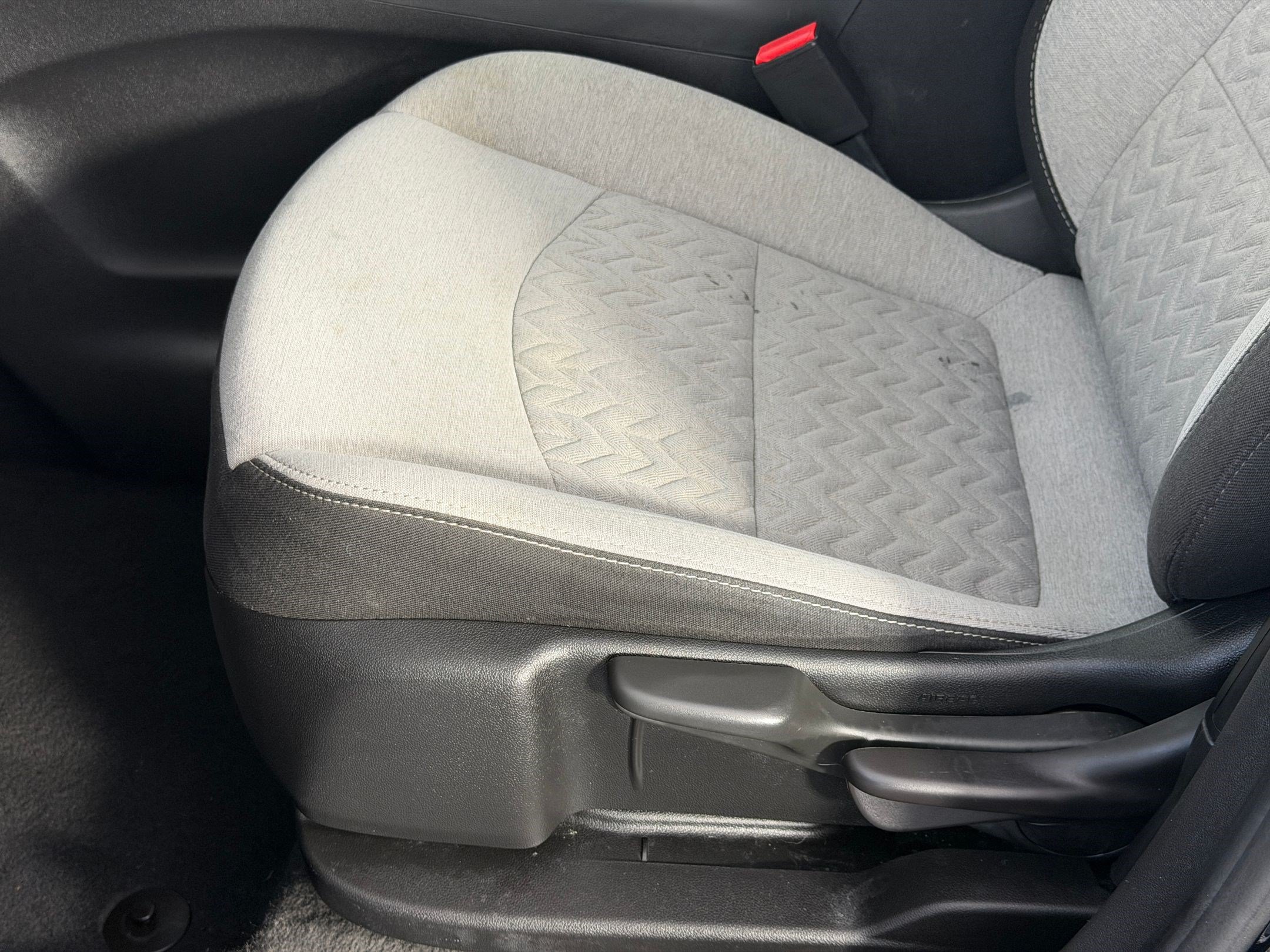 Used 2023 Chevrolet Equinox LS FWD image 13
