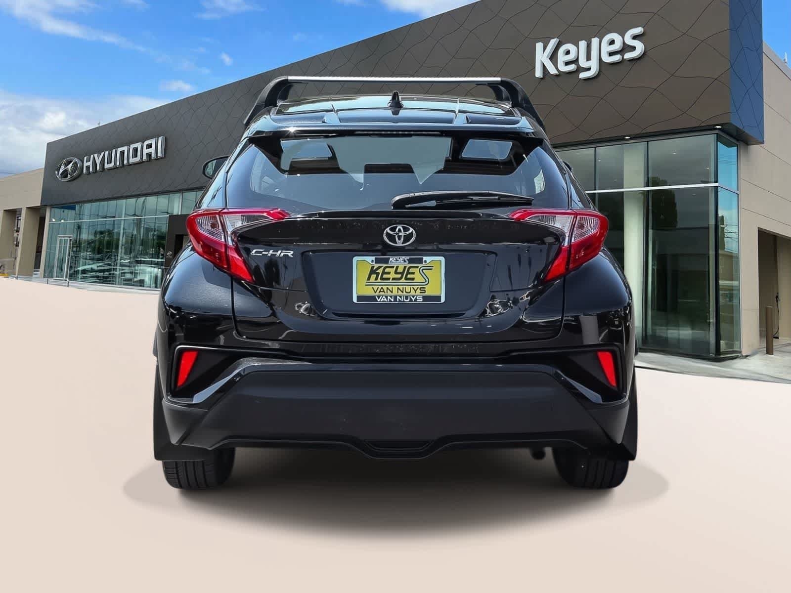 Used 2021 Toyota C-HR XLE FWD image 6