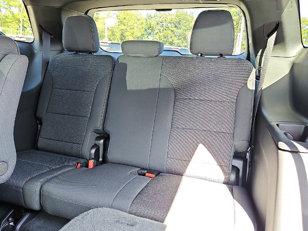 New 2027 Chevrolet Traverse LT w/ Driver Confidence Package FWD image 7
