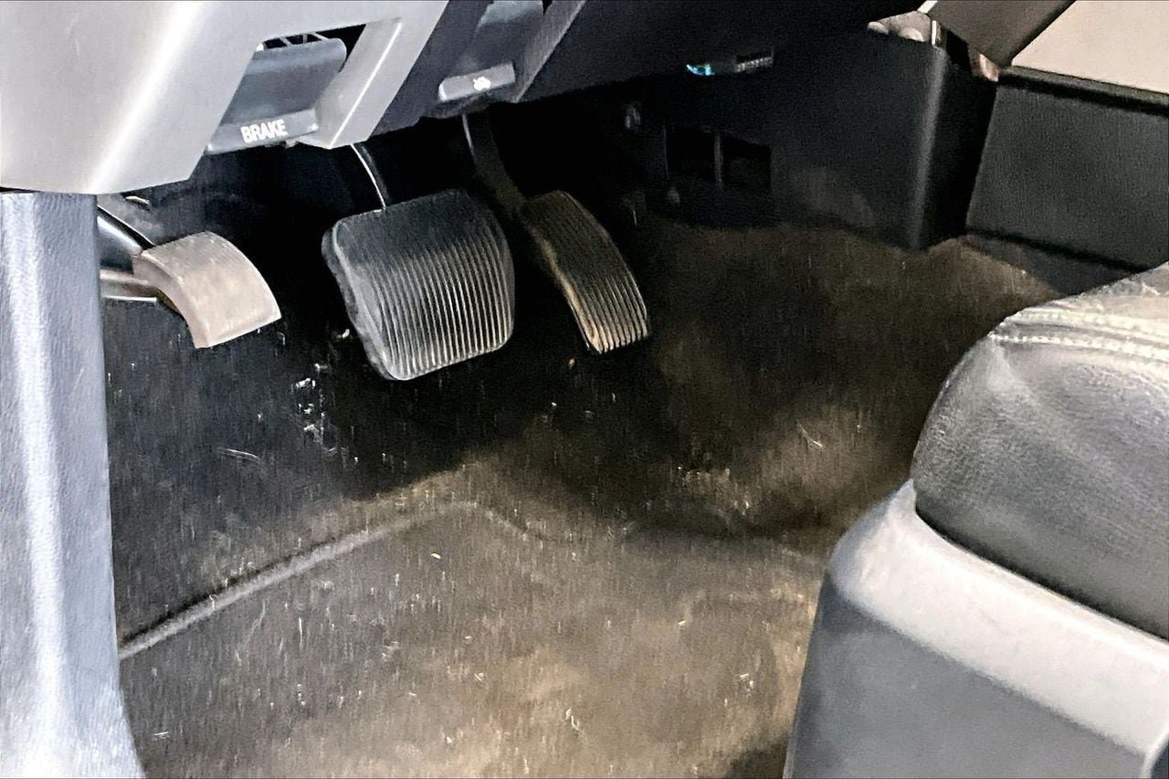 Used 2016 Ford Expedition XLT RWD image 22