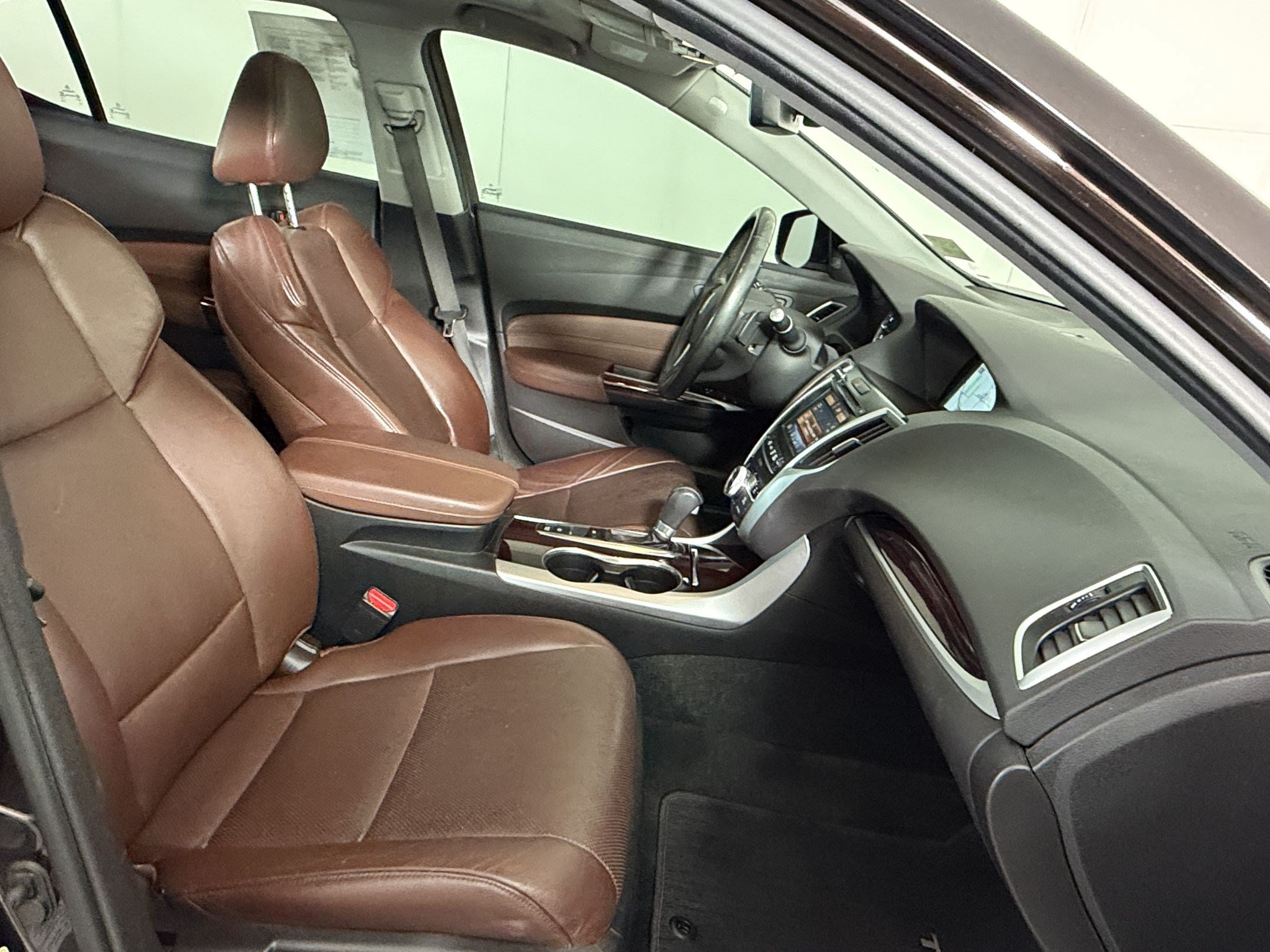 Used 2015 Acura TLX w/ Technology Package FWD image 25