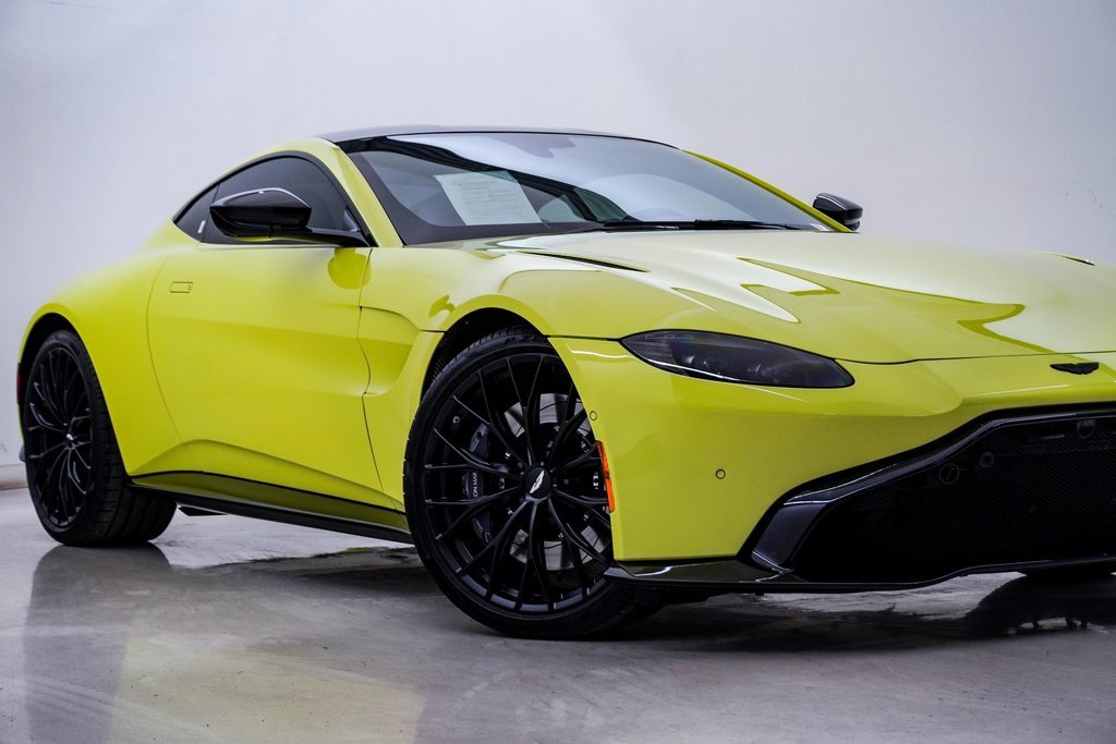 Used 2023 Aston Martin V8 Vantage Coupe image 2