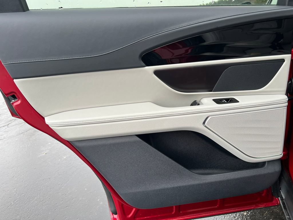 New 2026 Lincoln Nautilus Premier AWD/4WD image 32