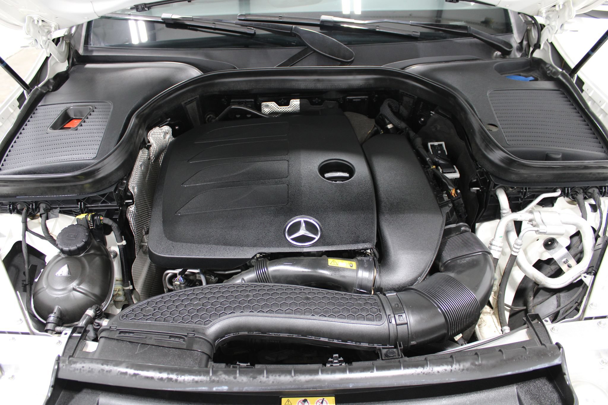 Used 2021 Mercedes-Benz GLC 300 image 10