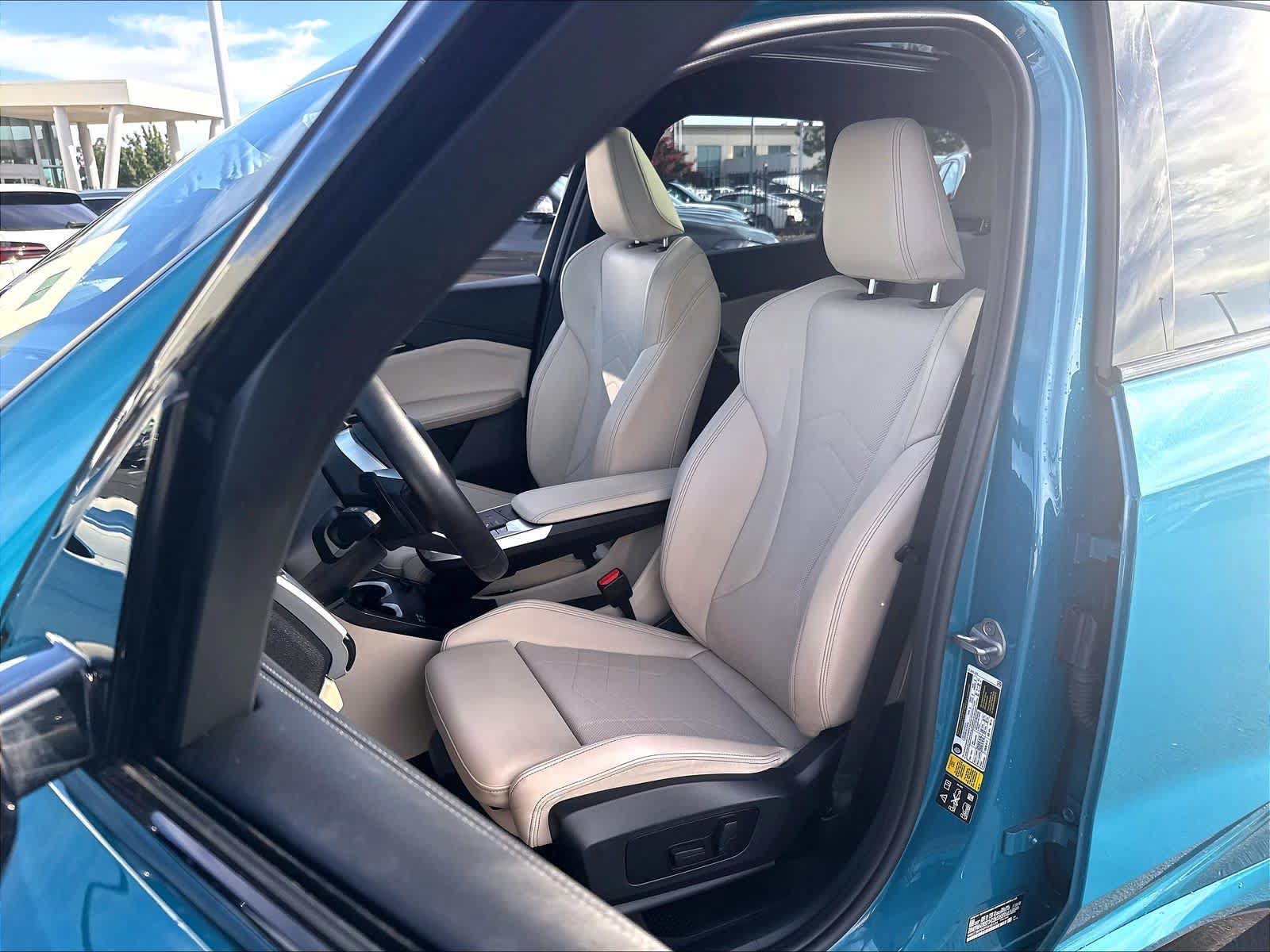 Used 2023 BMW X1 xDrive28i w/ M Sport Package AWD/4WD image 23
