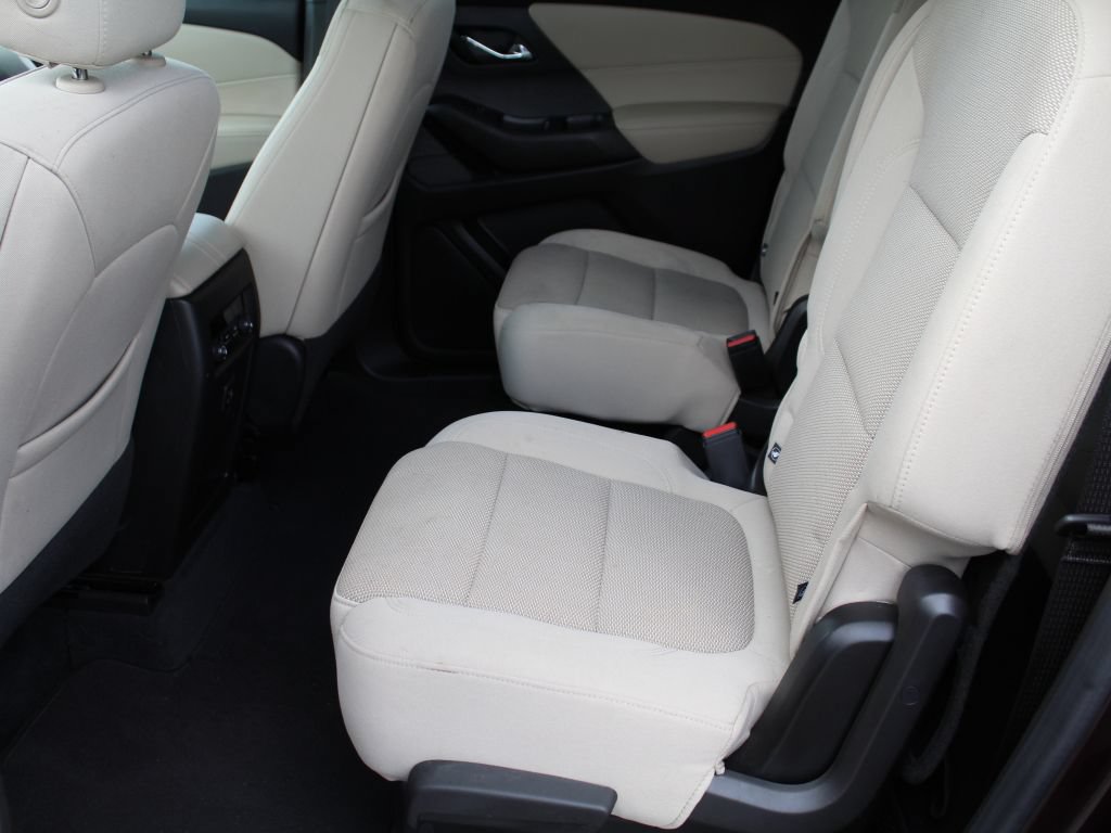 Used 2022 Chevrolet Traverse LT FWD image 10