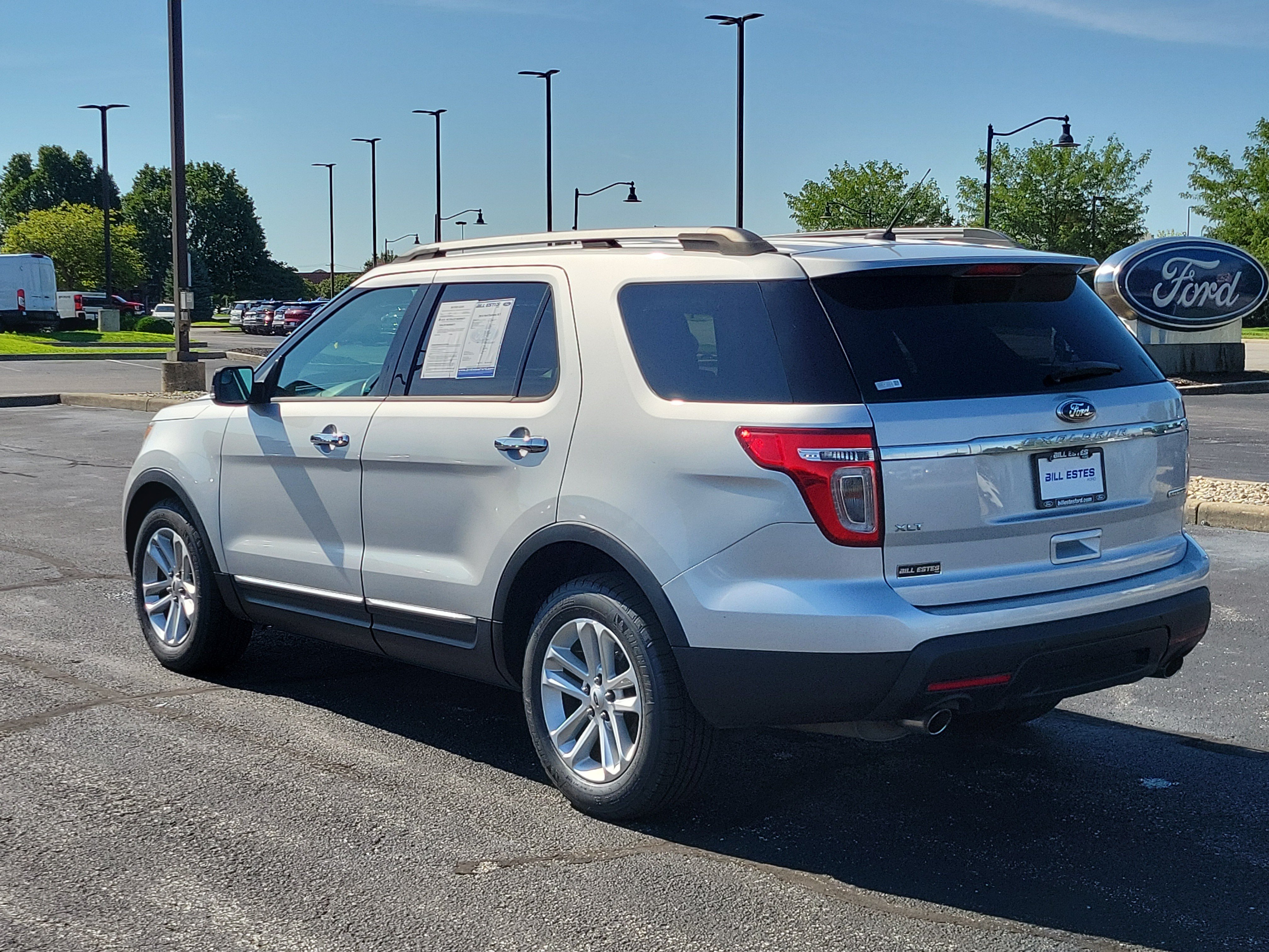 Used 2014 Ford Explorer XLT w/ Equipment Group 201A FWD image 2
