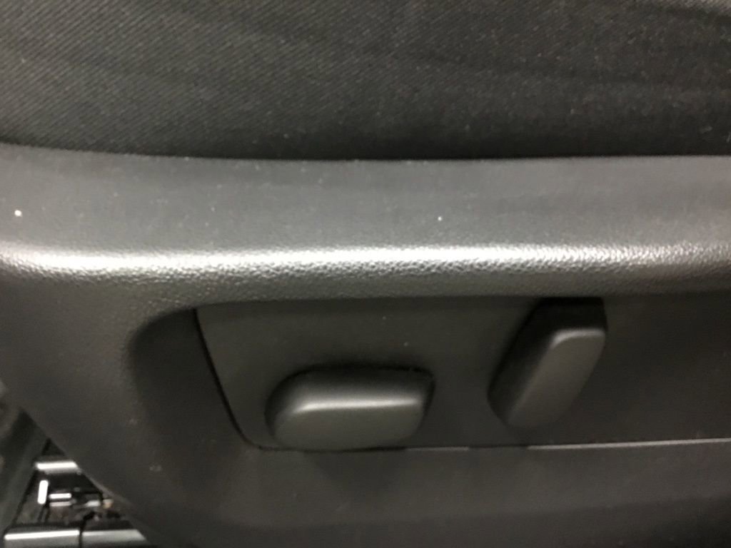 Used 2023 Buick Envision Essence w/ Sport Touring Package image 9