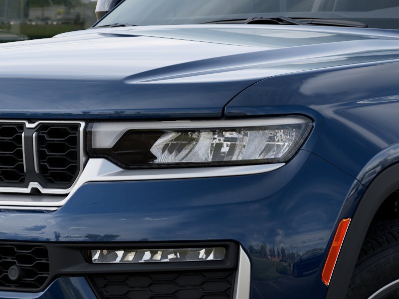 New 2026 Jeep Grand Cherokee Limited w/ Luxury Tech Group II RWD image 11