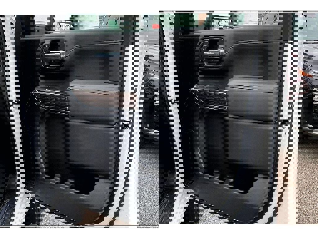 Used 2023 GMC Sierra 2500 SLE w/ SLE Value Package; image 19