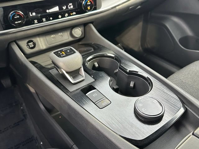 Certified 2025 Nissan Rogue SV AWD/4WD image 31