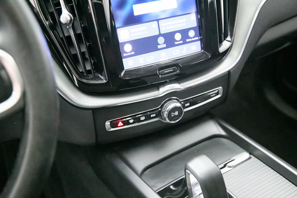 Certified 2023 Volvo XC60 B5 Core AWD/4WD image 16