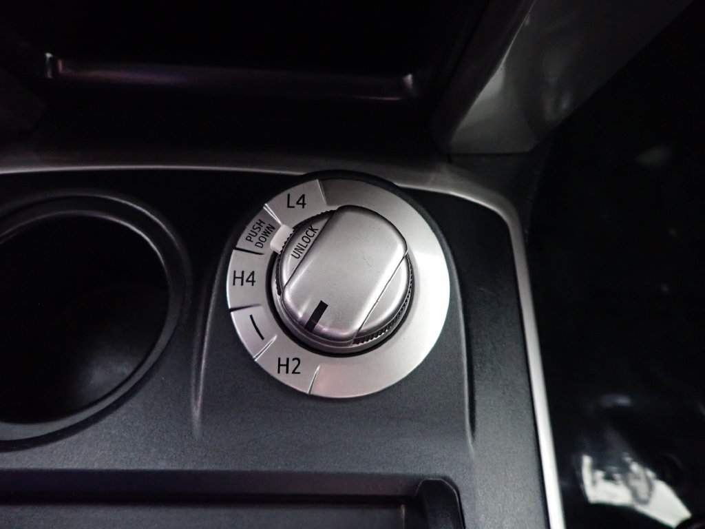 Used 2014 Toyota 4Runner SR5 AWD/4WD image 7