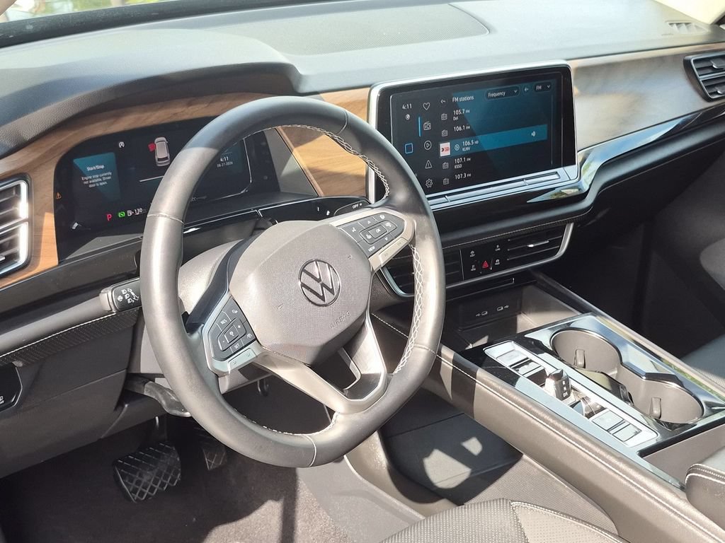 Used 2025 Volkswagen Atlas SE FWD image 15