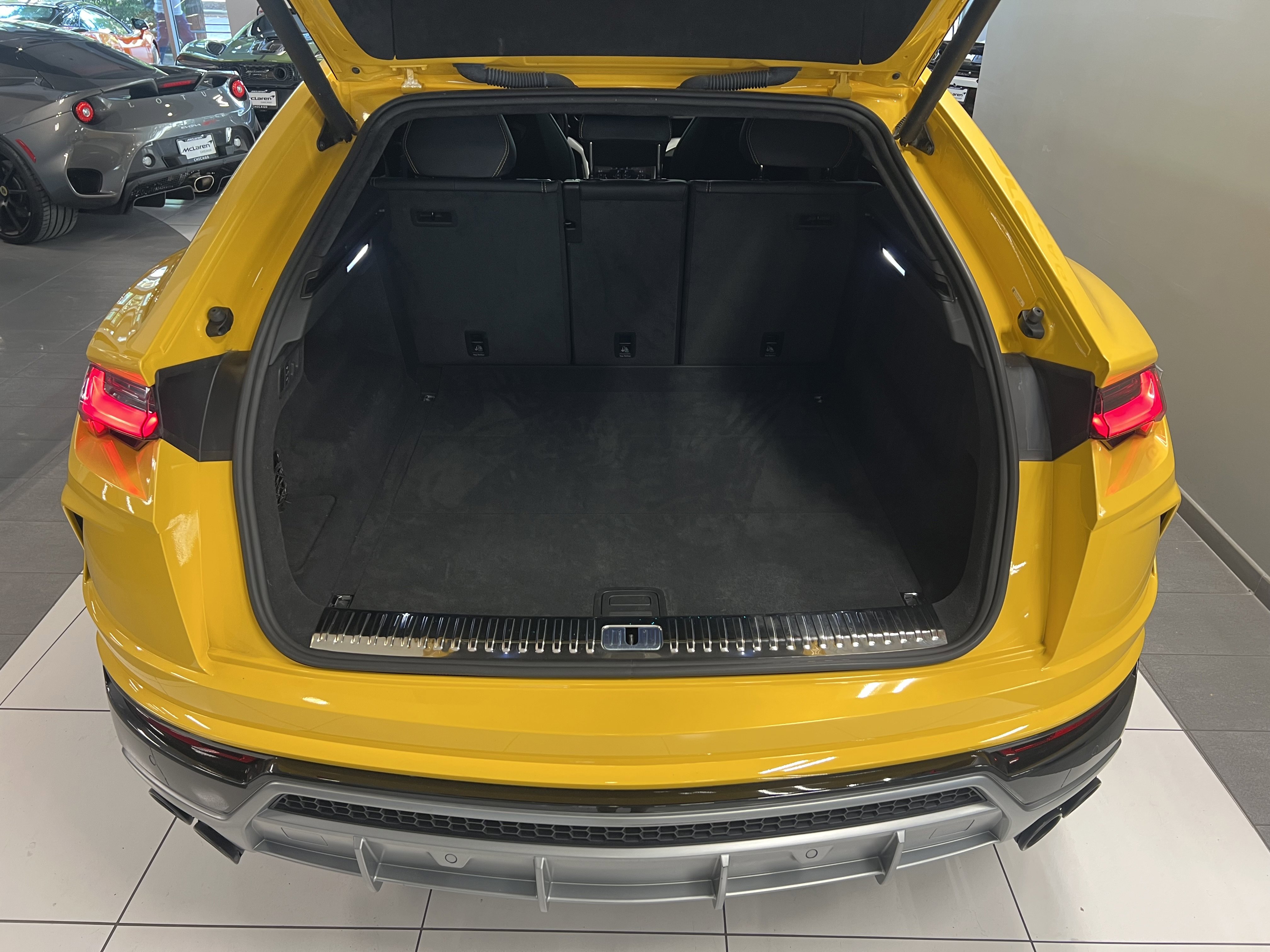 Used 2020 Lamborghini Urus image 19