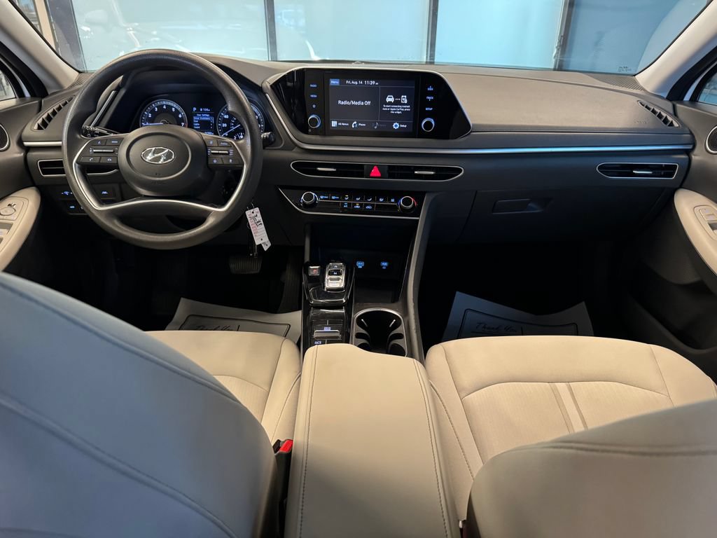 Used 2023 Hyundai Sonata SE FWD image 9
