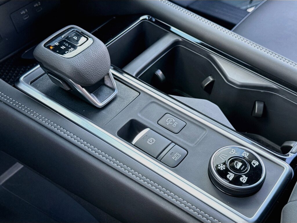 New 2026 Nissan Pathfinder Platinum AWD/4WD image 15