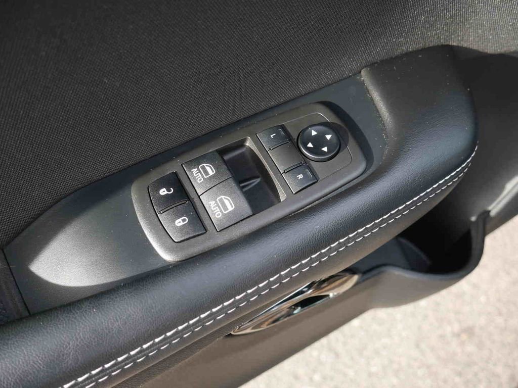 Used 2021 Dodge Challenger SRT Hellcat Redeye image 18