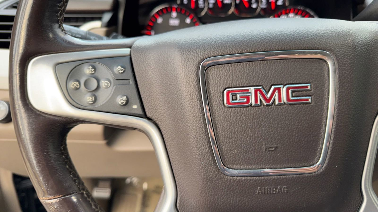 Used 2016 GMC Yukon XL SLT image 20