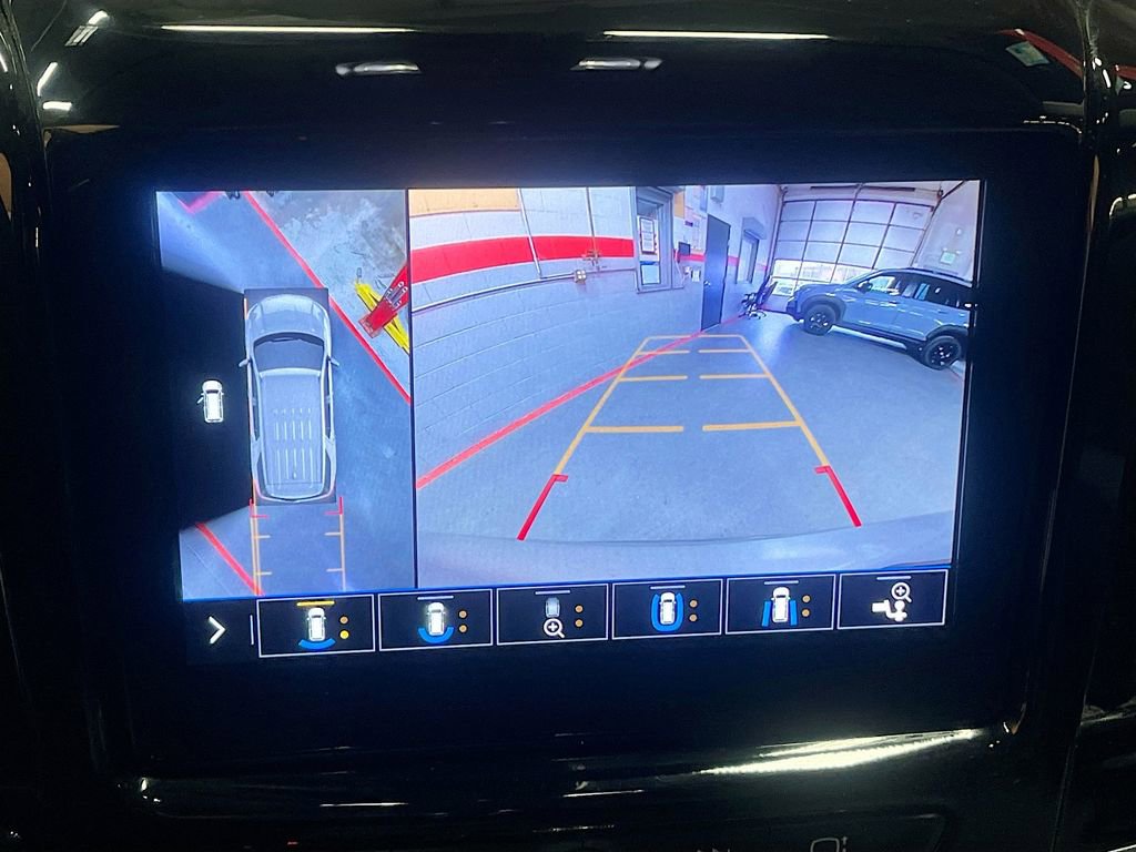 Used 2020 Chevrolet Traverse Premier image 14