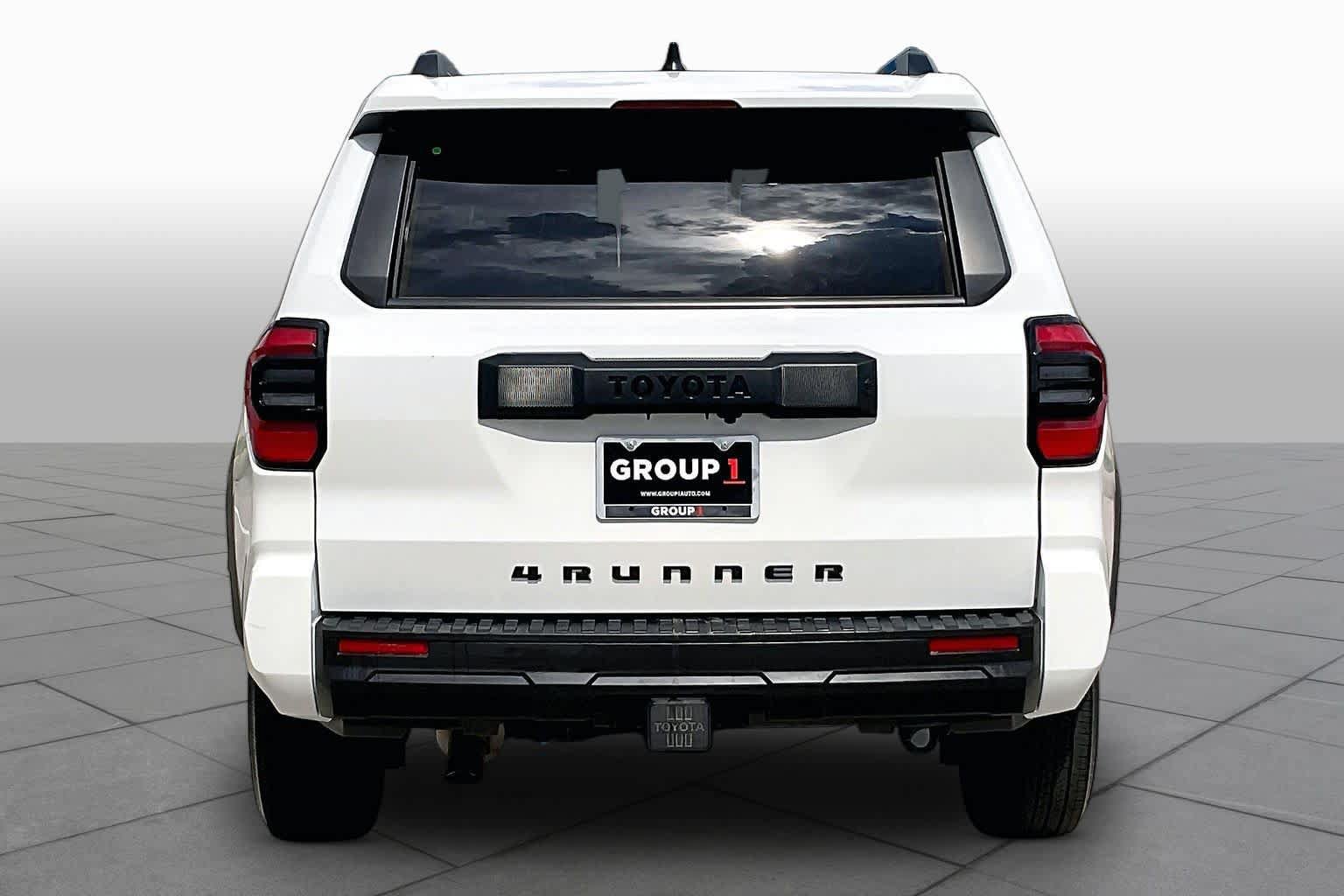 Used 2025 Toyota 4Runner SR5 AWD/4WD image 5