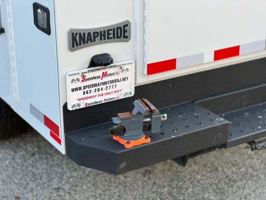 Used 2023 Ford E-350 and Econoline 350 Super Duty w/ Power Windows & Locks Group image 35