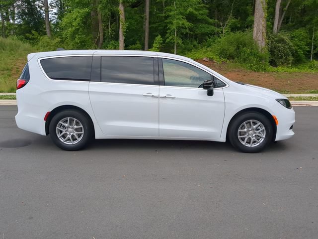 New 2025 Chrysler Voyager LX FWD image 14