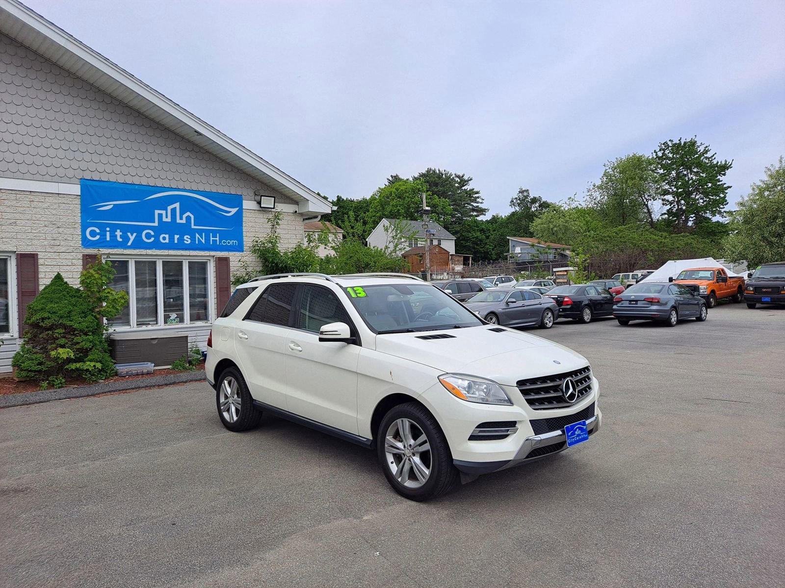 Used 2013 Mercedes-Benz ML 350 BlueTEC 4MATIC image 2
