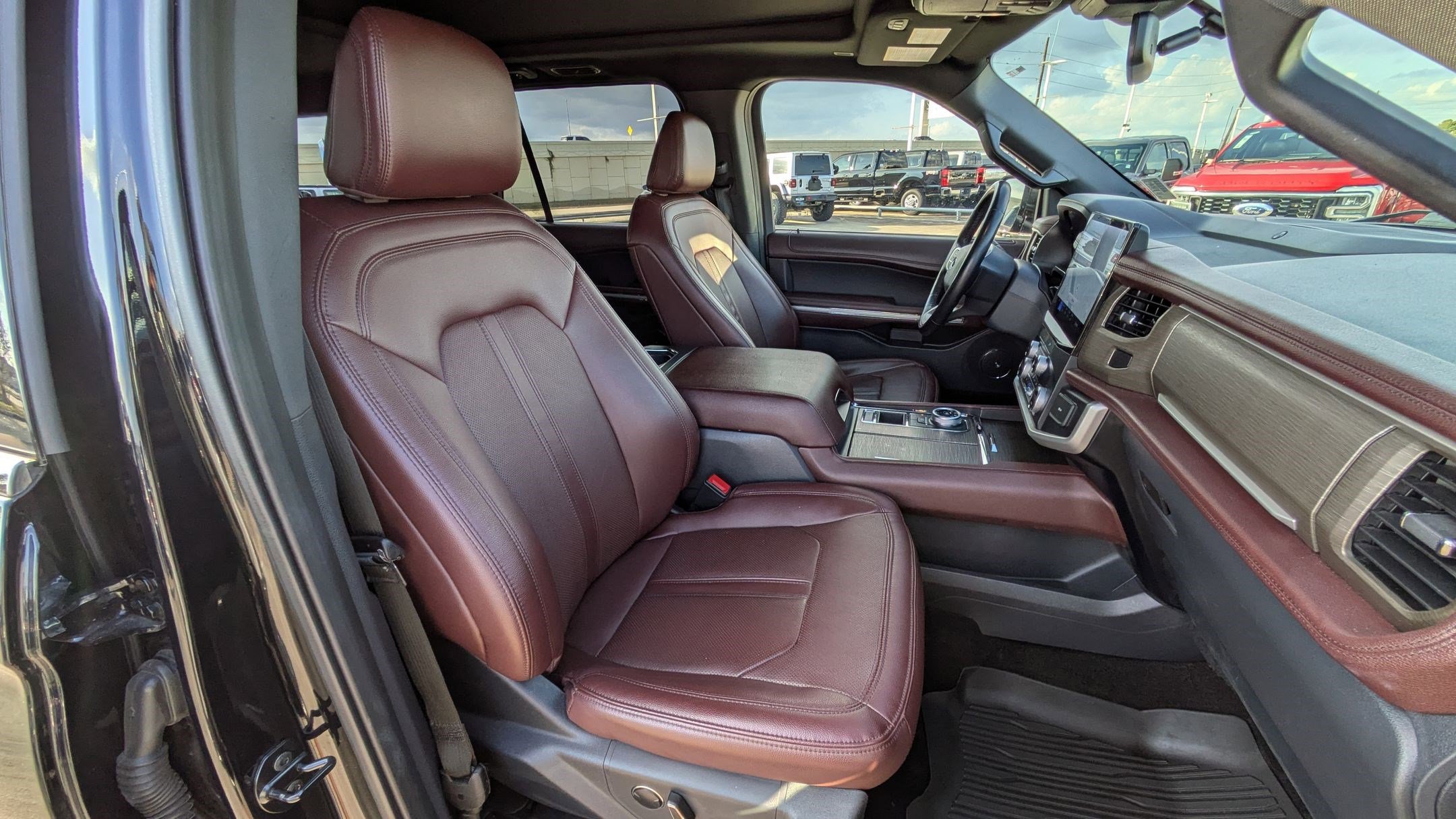 Used 2023 Ford Expedition Max Limited image 32