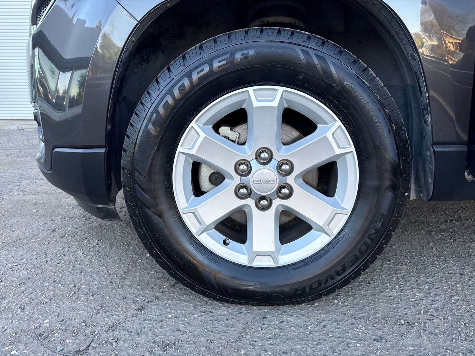 Used 2015 GMC Acadia SLE image 27