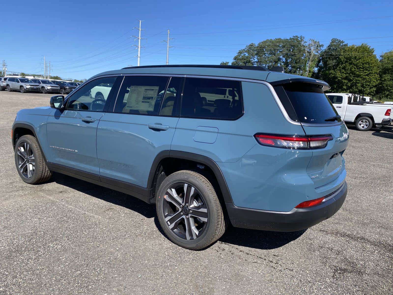 New 2027 Jeep Grand Cherokee L Limited AWD/4WD image 3