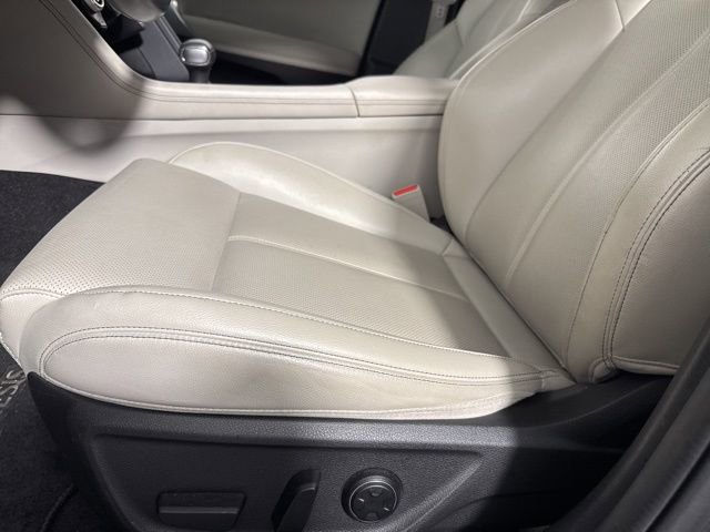 Used 2023 Genesis G70 2.0T image 15