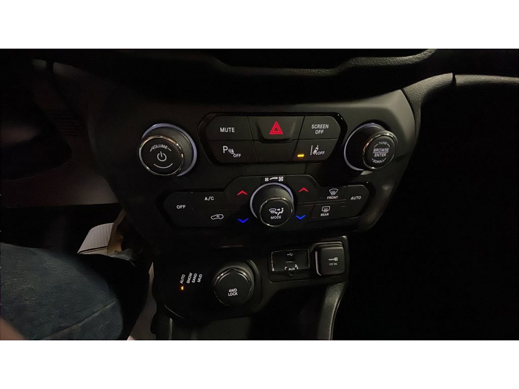 Used 2018 Jeep Renegade Limited w/ Advanced Technology Group image 13