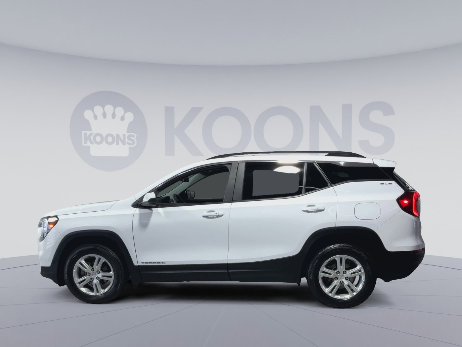 Used 2022 GMC Terrain SLE w/ Driver Convenience Package image 7